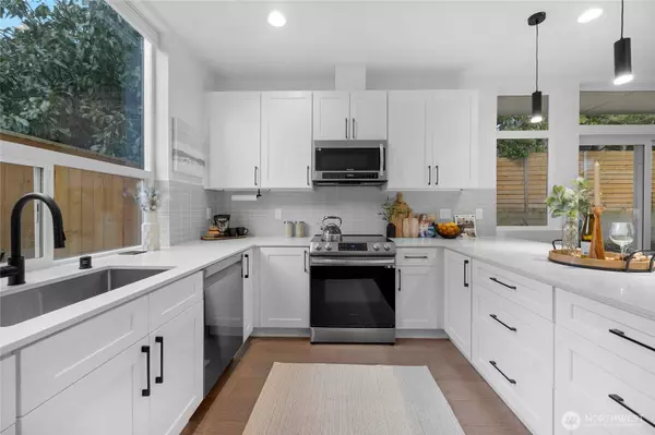 2346 NE 90th ST, Seattle, WA 98115