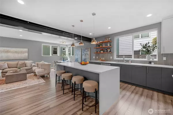 4424 Phinney AVE N, Seattle, WA 98103