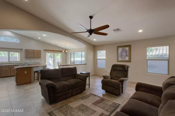 710 W Rio Teras, Green Valley, AZ 85614