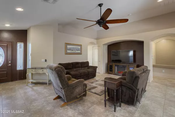 710 W Rio Teras, Green Valley, AZ 85614