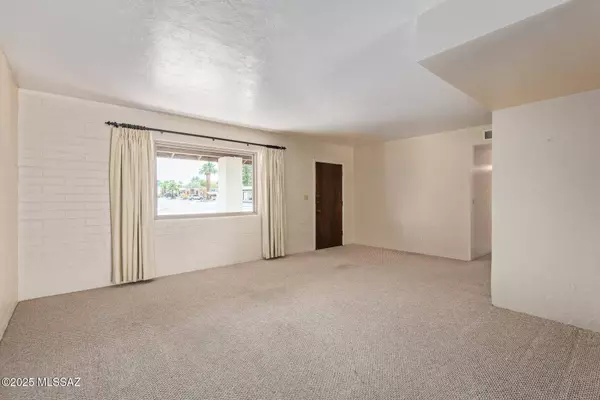 921 S Abrego Drive, Green Valley, AZ 85614