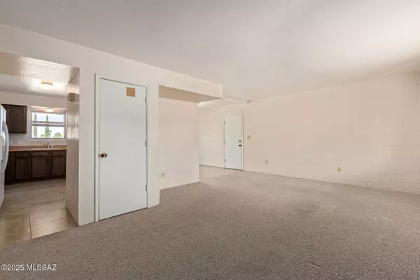 921 S Abrego Drive, Green Valley, AZ 85614