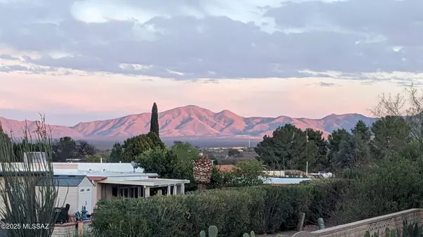 921 S Abrego Drive, Green Valley, AZ 85614