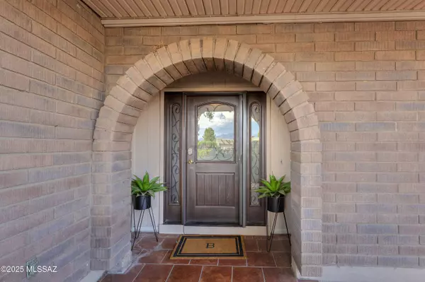 22 W Calle Frambuesa, Green Valley, AZ 85614