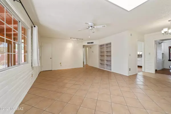 176 E Los Arcos, Green Valley, AZ 85614