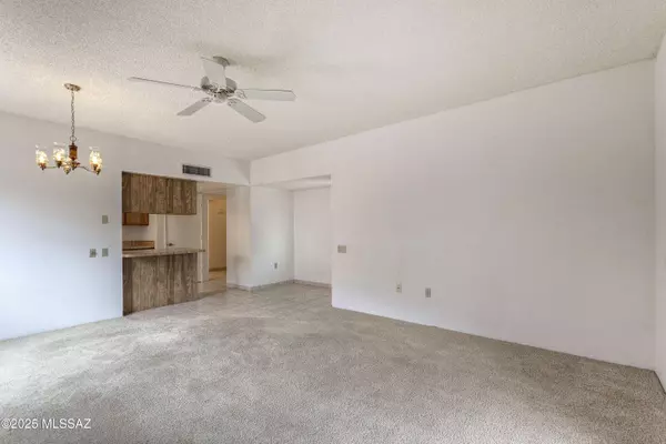 2865 S Calle Flamenco, Green Valley, AZ 85622