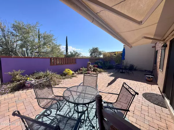 511 S Paseo Lazo Circle, Green Valley, AZ 85614
