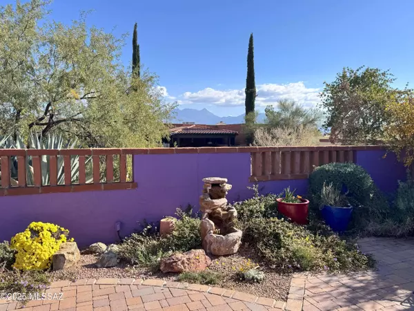 511 S Paseo Lazo Circle, Green Valley, AZ 85614