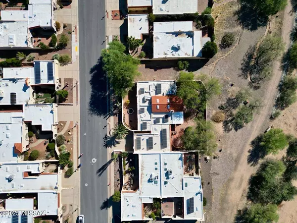 1143 W Circulo Del Sur, Green Valley, AZ 85614