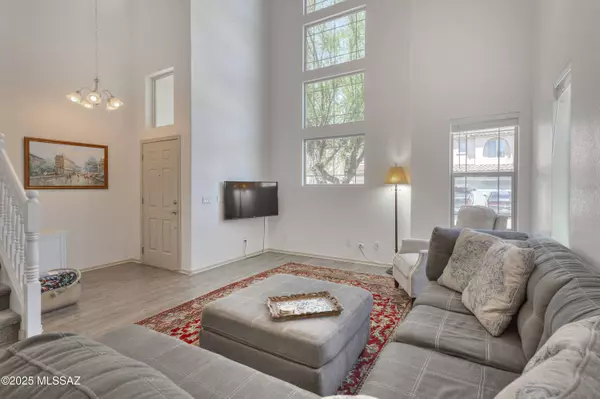 103 W Camino Rio Chiquito, Sahuarita, AZ 85629