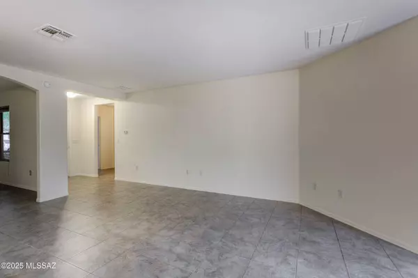 776 W Calle Ormino, Sahuarita, AZ 85629