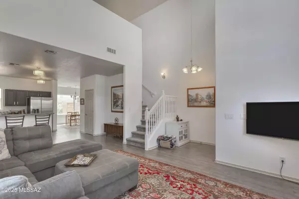 103 W Camino Rio Chiquito, Sahuarita, AZ 85629