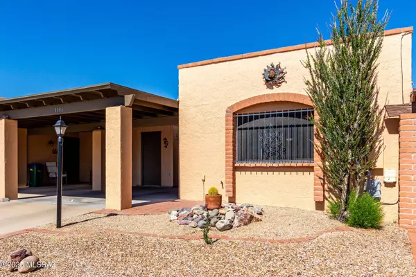 1306 W Camino Lucientes, Green Valley, AZ 85622