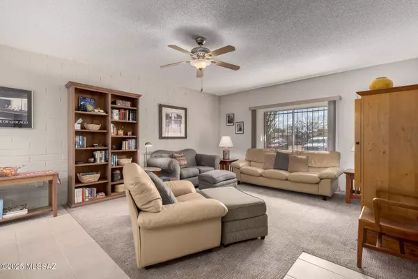 1306 W Camino Lucientes, Green Valley, AZ 85622