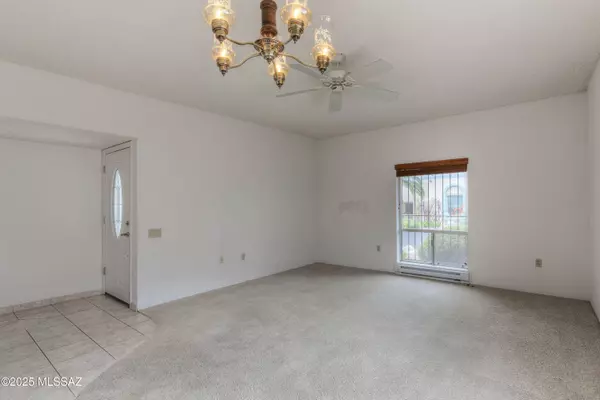 2865 S Calle Flamenco, Green Valley, AZ 85622