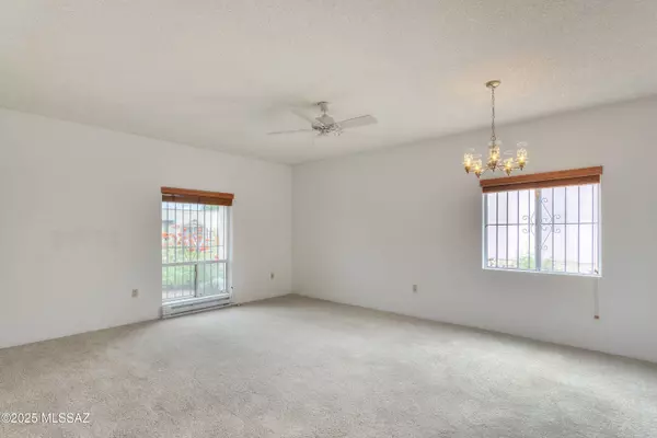 2865 S Calle Flamenco, Green Valley, AZ 85622