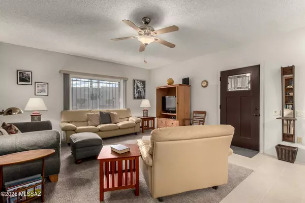 1306 W Camino Lucientes, Green Valley, AZ 85622