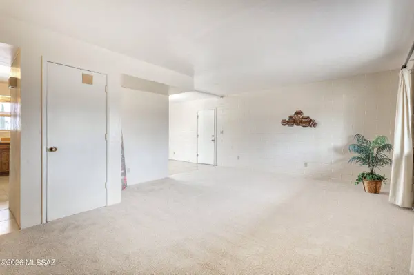 921 S Abrego DR, Green Valley, AZ 85614