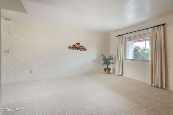 921 S Abrego DR, Green Valley, AZ 85614