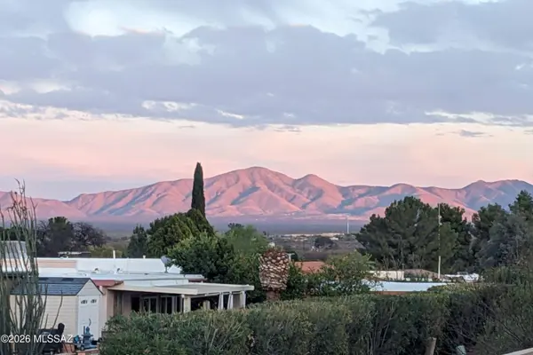 921 S Abrego DR, Green Valley, AZ 85614