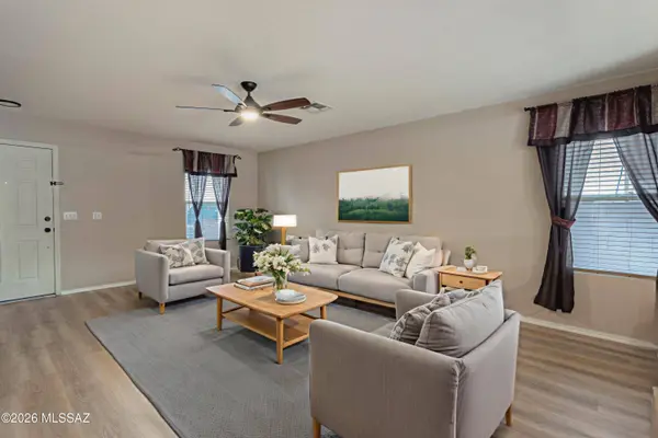 166 E Oracle Oak ST, Sahuarita, AZ 85629