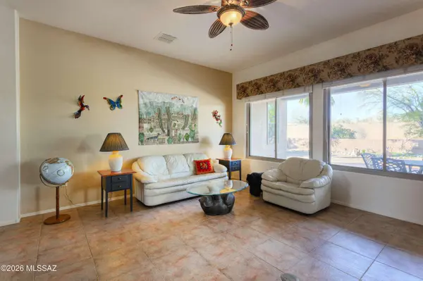 433 N Mountain Brook DR, Green Valley, AZ 85614