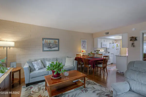365 W Calle De La Amistad, Green Valley, AZ 85614