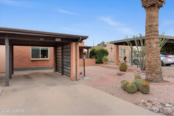 365 W Calle De La Amistad, Green Valley, AZ 85614
