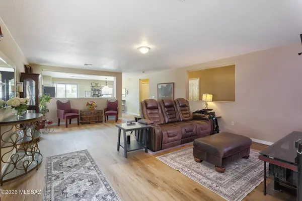 66 W Calle Sauco, Sahuarita, AZ 85629