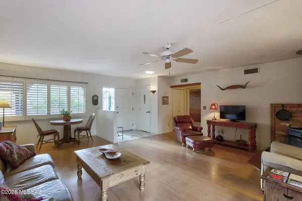 645 S Los Rubies Cir, Green Valley, AZ 85614