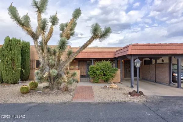 645 S Los Rubies Cir, Green Valley, AZ 85614