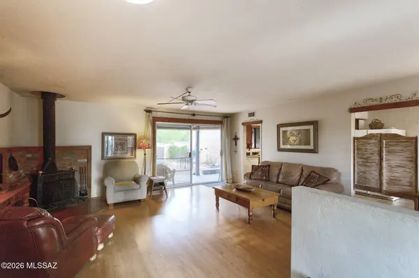 645 S Los Rubies Cir, Green Valley, AZ 85614