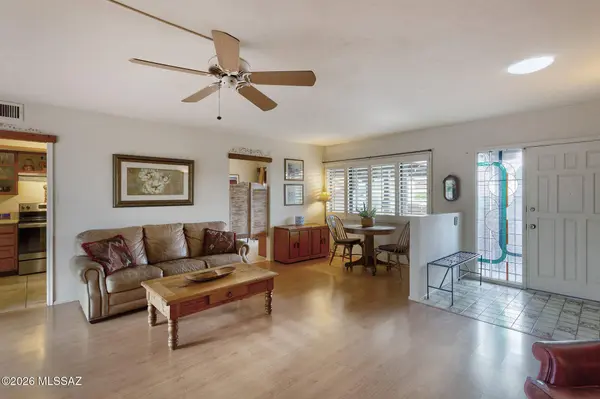 645 S Los Rubies Cir, Green Valley, AZ 85614