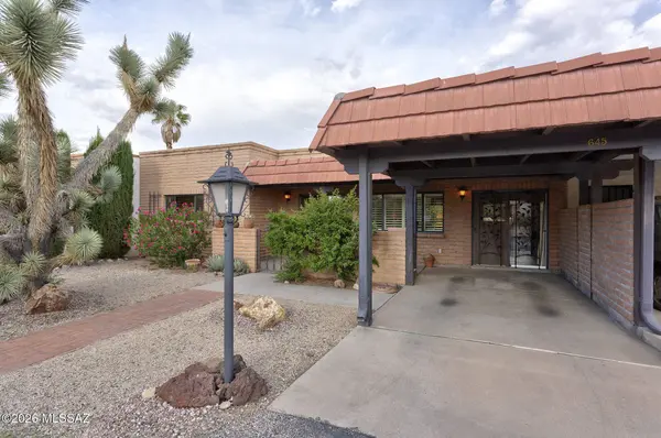 645 S Los Rubies Cir, Green Valley, AZ 85614