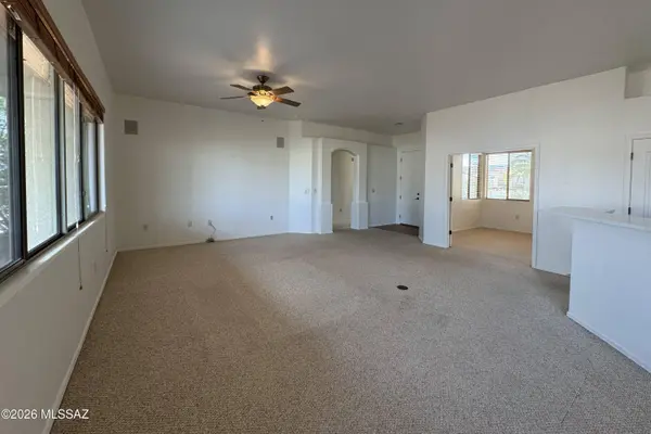 56 N Cape Royal Dr, Green Valley, AZ 85614