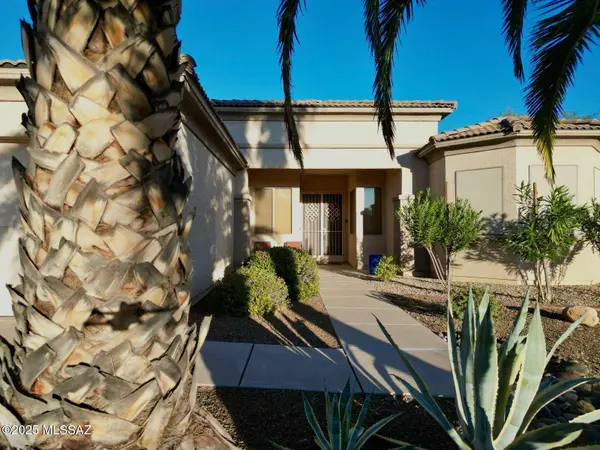 56 N Cape Royal Dr, Green Valley, AZ 85614