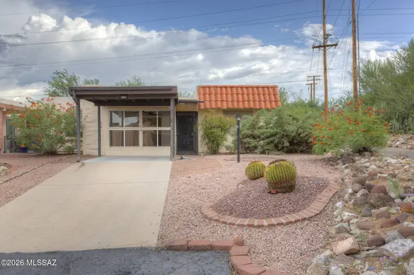 77 W Calle Del Lago, Green Valley, AZ 85614