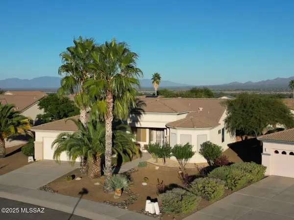 56 N Cape Royal Dr, Green Valley, AZ 85614
