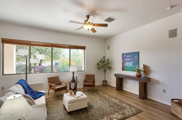 56 N Cape Royal Dr, Green Valley, AZ 85614