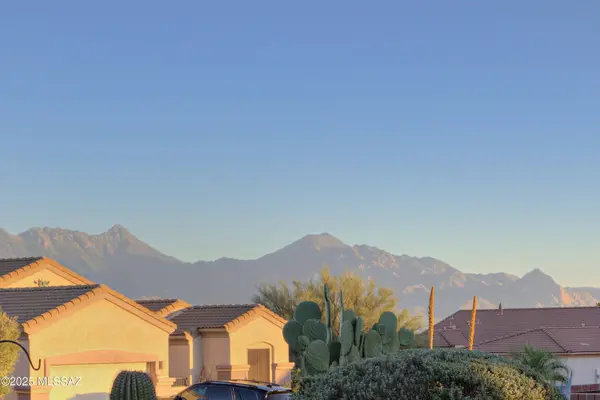 56 N Cape Royal Dr, Green Valley, AZ 85614
