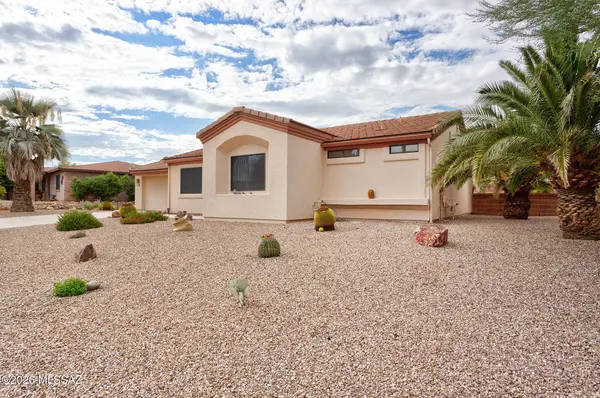 850 W Belltower Dr, Green Valley, AZ 85614
