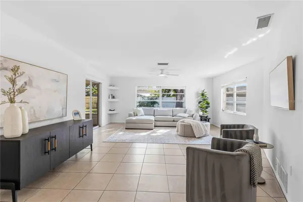 530 SAINT ANDREWS DR, Sarasota, FL 34243