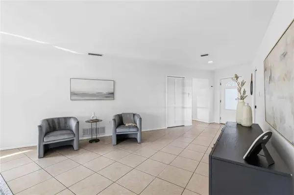 530 SAINT ANDREWS DR, Sarasota, FL 34243