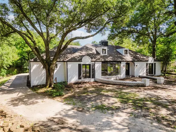 1425 Columbia Avenue, Corsicana, TX 75110