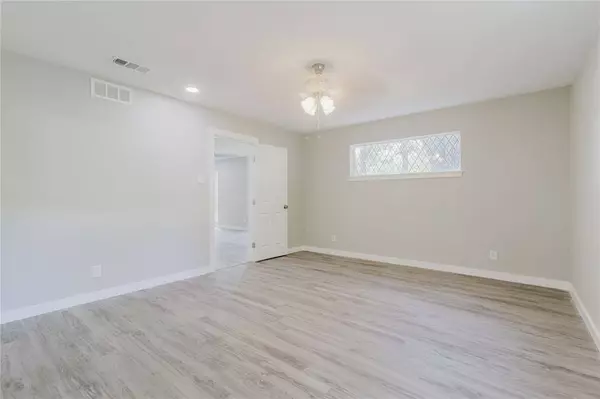 1425 Columbia Avenue, Corsicana, TX 75110