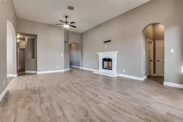 430 Hillstone Drive, Midlothian, TX 76065