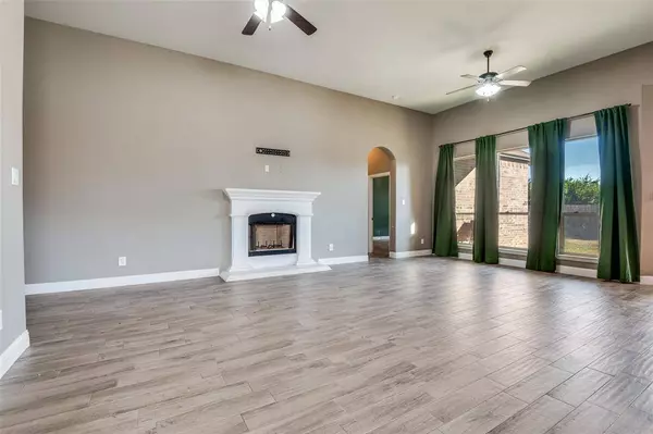 430 Hillstone Drive, Midlothian, TX 76065