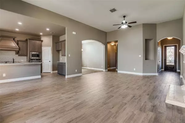 430 Hillstone Drive, Midlothian, TX 76065