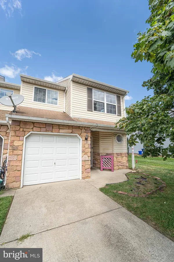 16 THEO, Burlington, NJ 08016