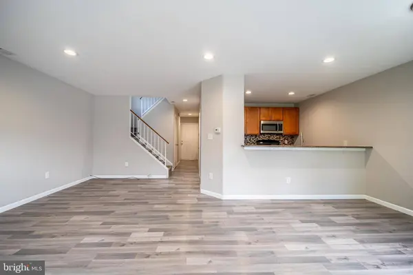 16 THEO, Burlington, NJ 08016